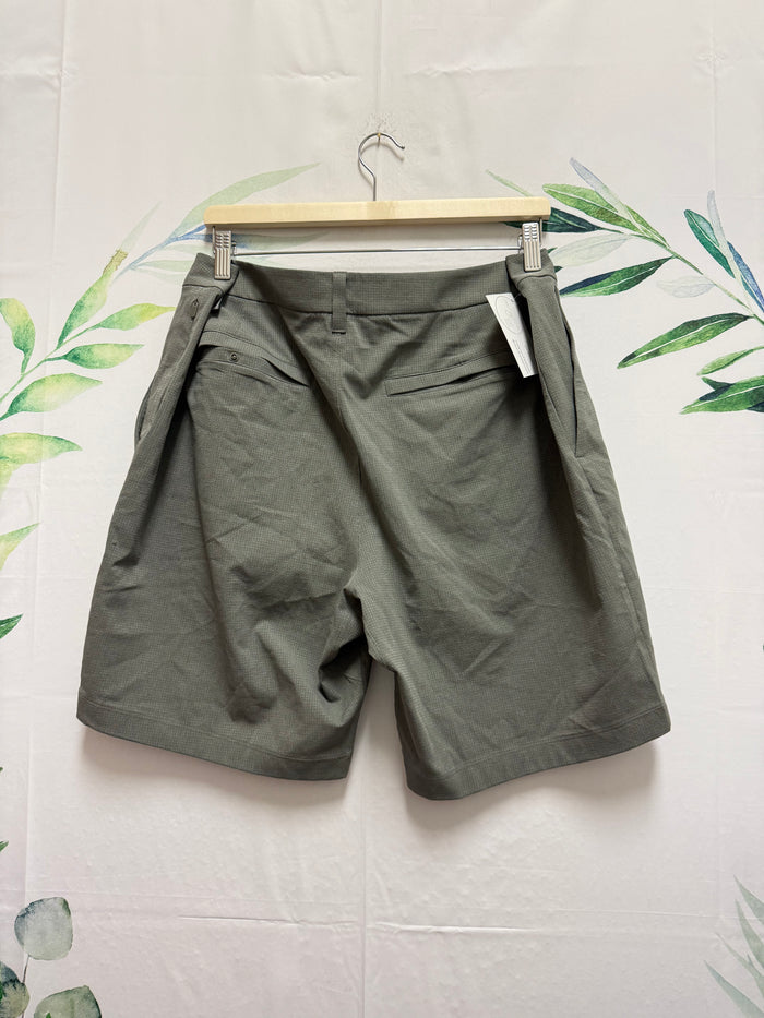 Lululemon ABC Classic Short 9” (36)