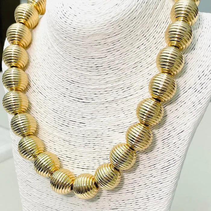 Chic - Ribbed Big Ball Necklace