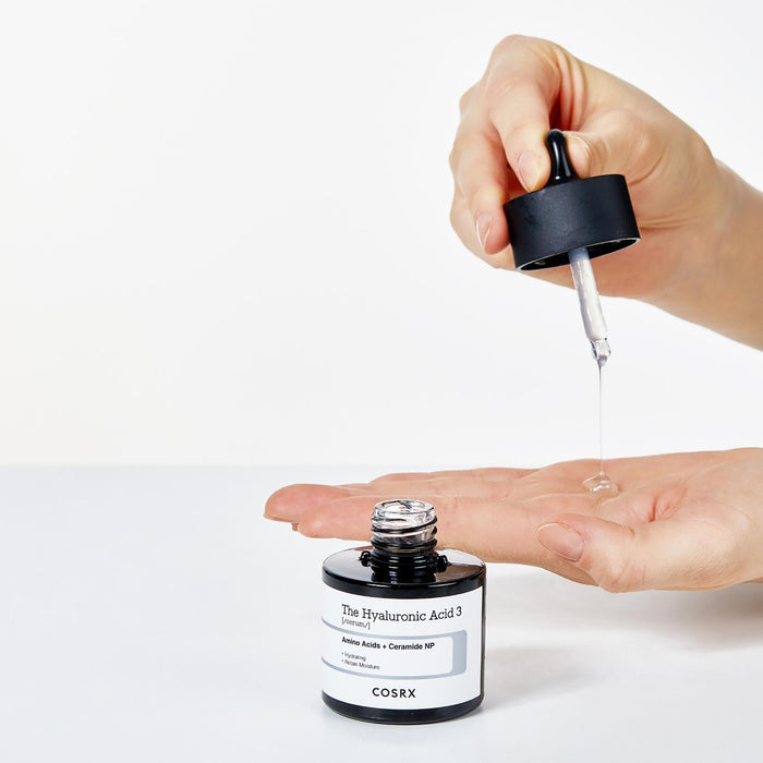 COSRX Hyaluronsyre serum med dråpepumpe som viser gjennomsiktig væske
