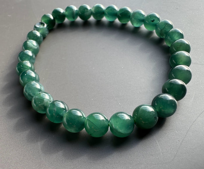 Guatemalan jadeite bead bracelet with 6mm round green beads.