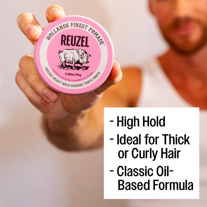 Hånd holder Reuzel Pomade Pink boks med tekst om høy holdfasthet for tykt hår